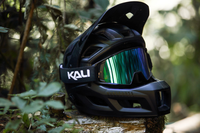 2022 kali protectives trinity goggle on helmet.jpg