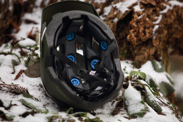 2022 leatt allmtn 1.0 helmet interior.jpg