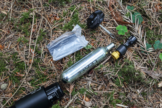 2022 lezyne cnc tubeless drive contents.jpg