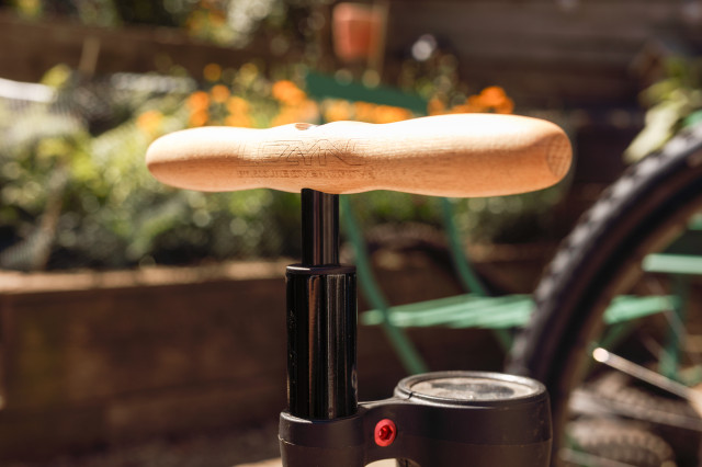 2022 lezyne pressure over drive pump handle.jpg