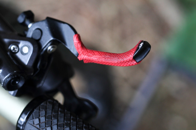 2022 lizard skins dsp lever grip top.jpg