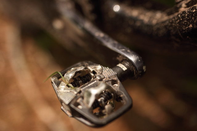 2022 look x-track en-rage pedal serrations.jpg
