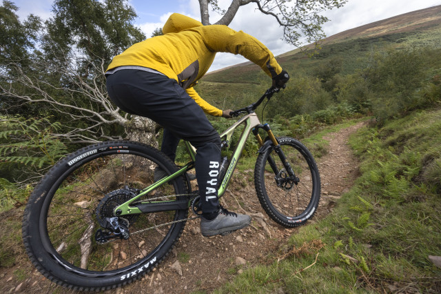 2022 merida one-forty riding 1.jpg
