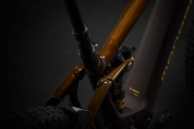 2022 mondraker crafty carbon xr ltd top link.jpg