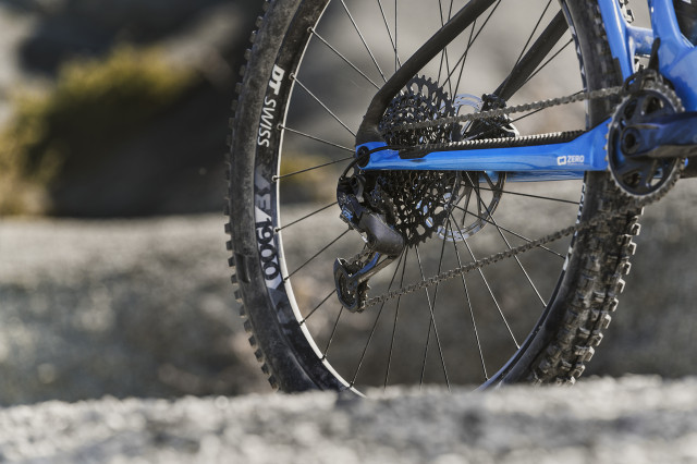 2022 mondraker foxy carbon rear end.jpg