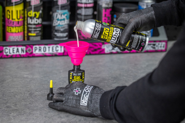 2022 muc off refillable lube dry.jpg