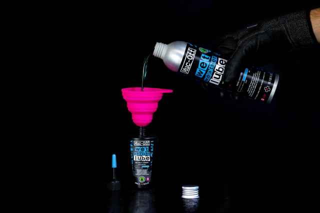 2022 muc off refillable lube wet.jpg