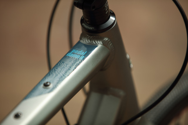 2022 niner rlt 2-star SRAM Apex 1 tt-ht logo.jpg