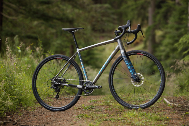 2022 niner rlt 9 hero 2.jpg