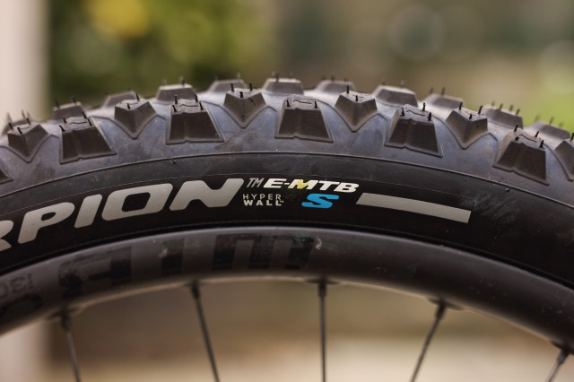 2022 pirelli scorpion emtb s smart grip gravity detail.jpg