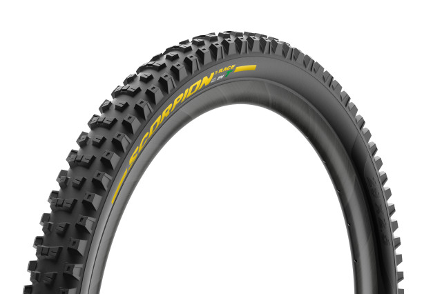 2022 pirelli scorpion race T EN.jpg