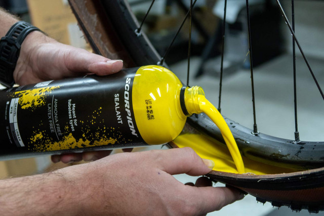 2022 pirelli-pzero-cinturato-scorpion-tubeless-tire-sealant.jpeg