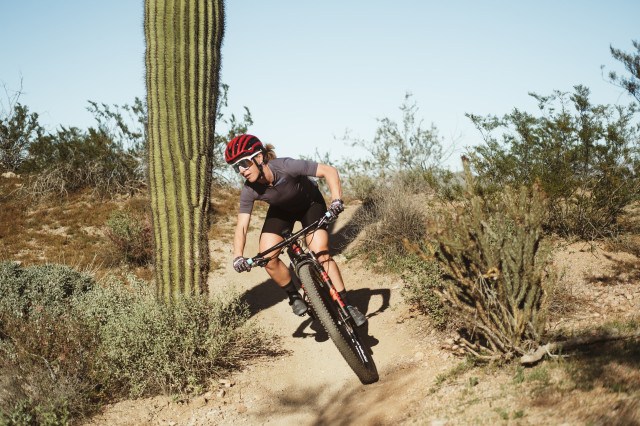 2022 pivot LES SL riding 1.jpg
