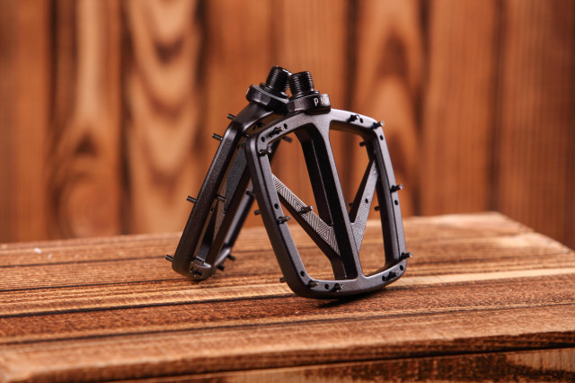 2022 pnw loam pedals 5ct.jpg