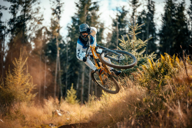 2022 pole vikella riding 1.jpeg