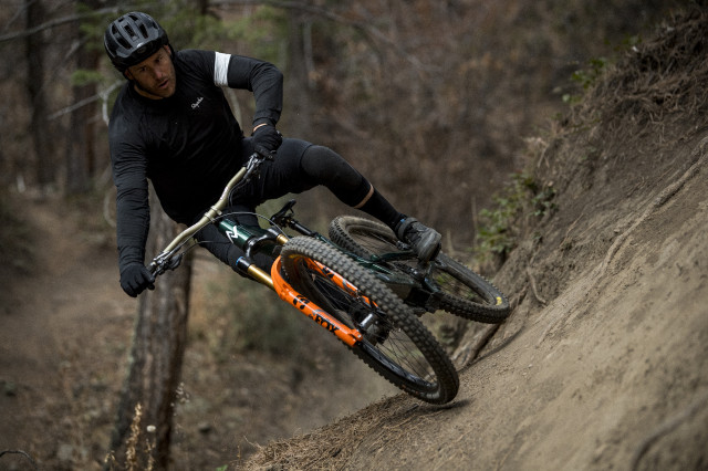 2022 rapha knee pads riding 3.jpg
