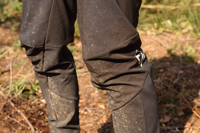 2022 royal racing apex race pants knee.jpg