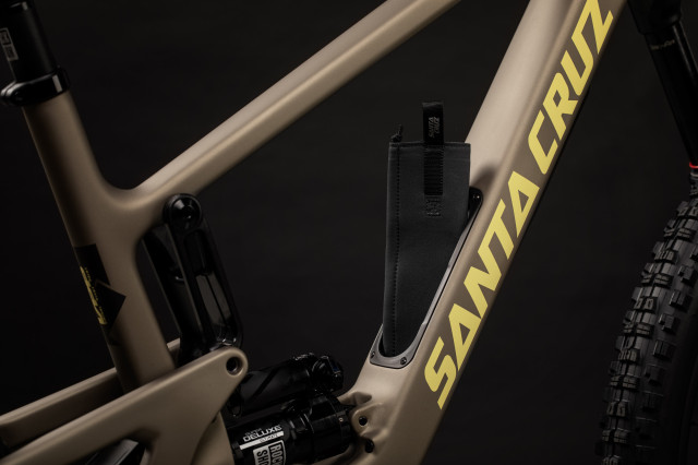 2022 santa cruz 5010 glovebox.jpg