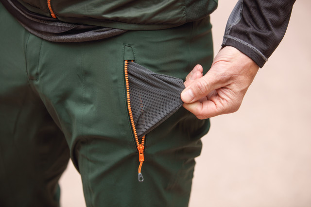 2022 scot trail storm wp pant pocket 2.jpg