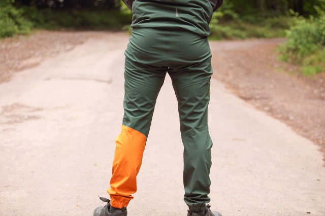 2022 scot trail storm wp pant rear.jpg