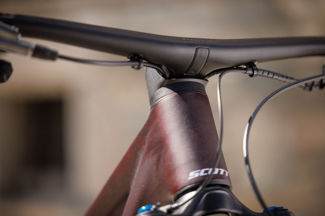 2022 scott genius 900 ultimate head tube.jpg
