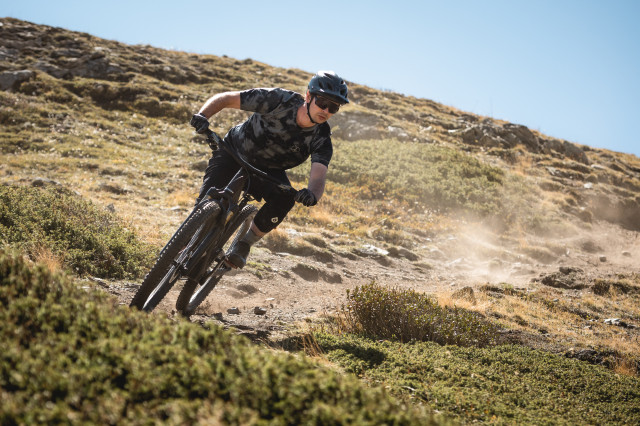 2022 scott genius 900 ultimate riding 2.jpg