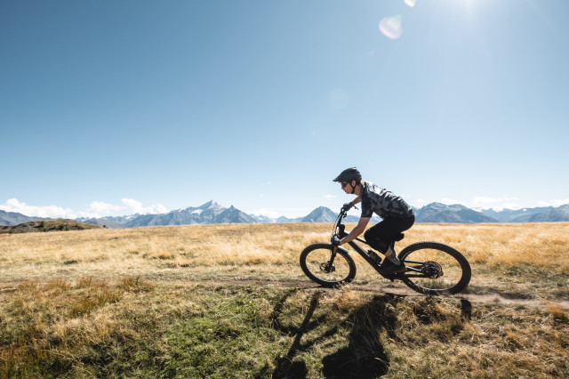 2022 scott genius 900 ultimate riding 4.jpg