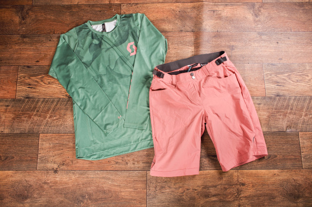 2022 scott trail vertic J and trail flow S 5ct.jpg