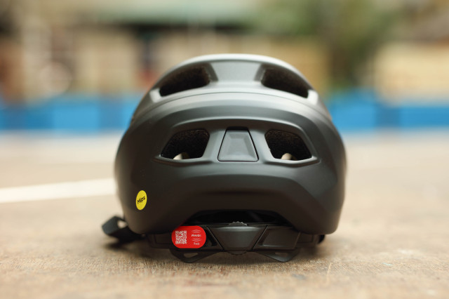 2022 specialized camber rear.jpg