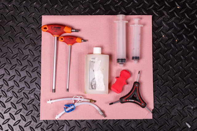 2022 sram brake bleed kit.jpg