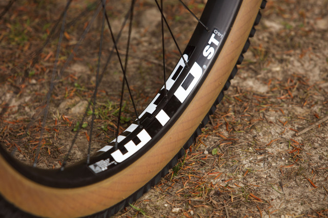2022 surly ghost grappler rim.jpg