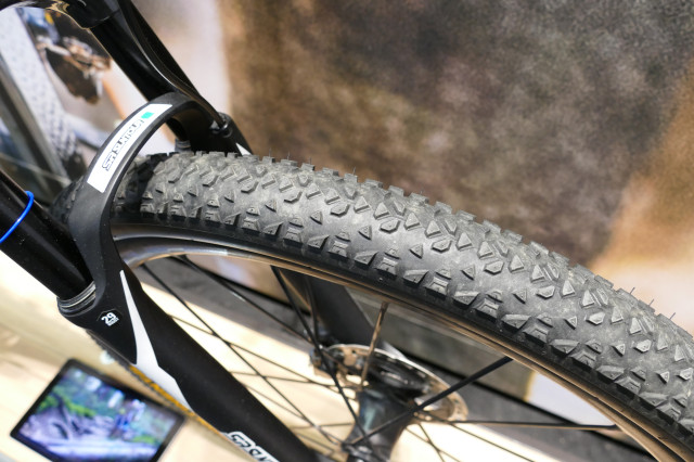 2022 tom pidcock BMC tyre.jpg