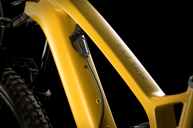2022 trek Fuel EXe 9.9 XX1AXS charging.jpg