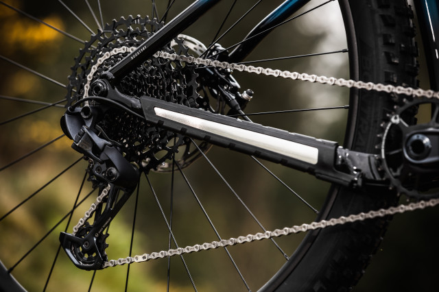 2022 trek roscoe chainstay.jpg