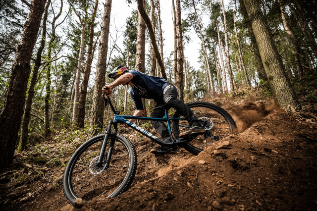 2022 trek roscoe riding 1.jpg