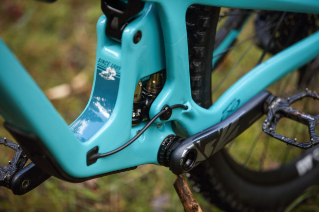 2022 yeti sb140 lr t1 bb.jpg
