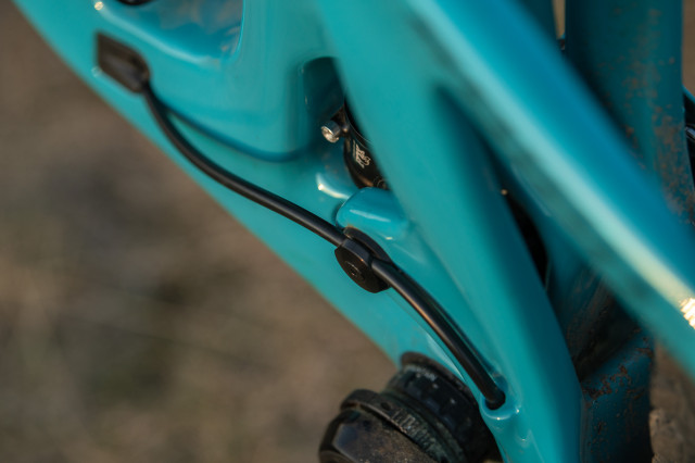 2022 yeti sb160 vables.jpg