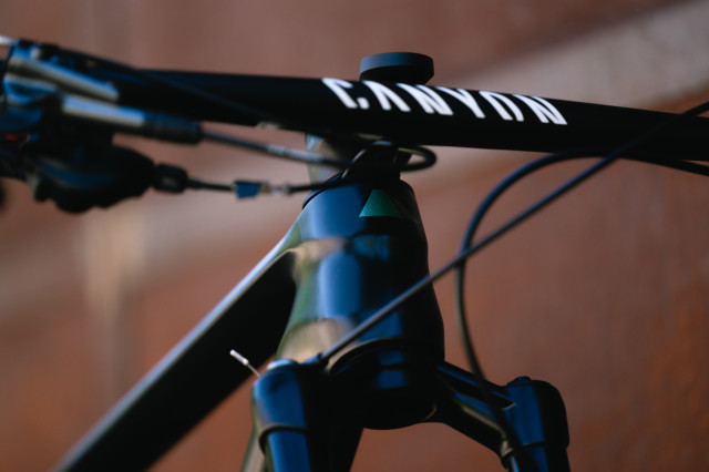 2022 Canyon Exceed CFR LTD front