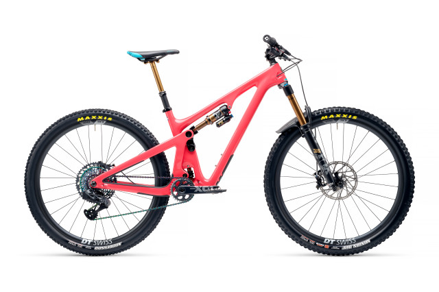 2022_YetiCycles_SB130_T3_Watermelon_AXS_CW.jpg