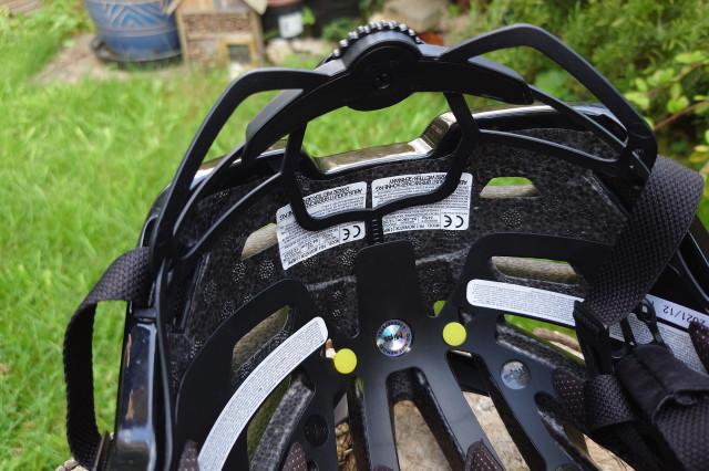 2023 ABUS Moventor 2.0 MIPS Cradle height adjuster.JPG
