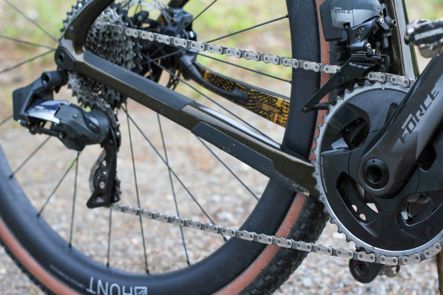 2023 Argon 18 Dark Matter gravel bike-groupset sram force