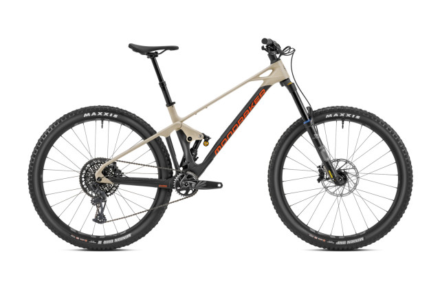 2023 Foxy Carbon RR.jpeg