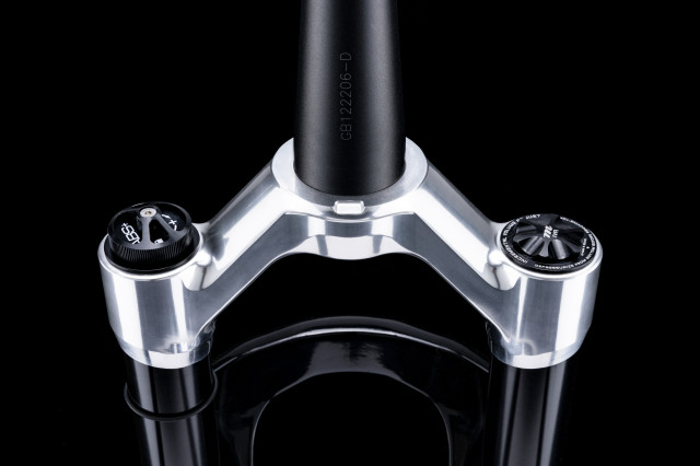 2023 Manitou Circus Pro 34 fork2.jpg