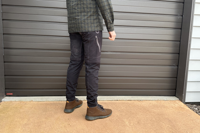 2023 Nzo Dusters Zip-Off - bike leg from rear.JPG
