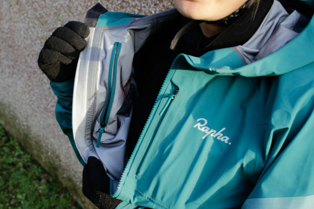 2023 Rapha trail gore tex infinium womens jacket-2.jpg