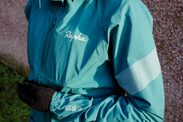 2023 Rapha trail gore tex infinium womens jacket-4.jpg