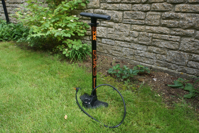 2023 SKS Air-X-Plorer Digi 10.0 Floor Pump Hero3.jpeg