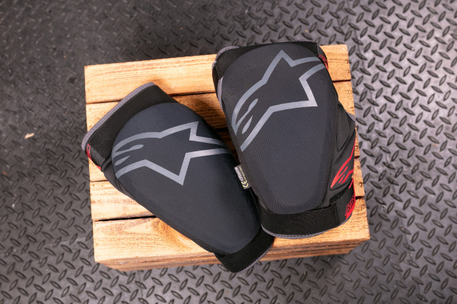 2023 alpinestars vector knee 5ct.jpg