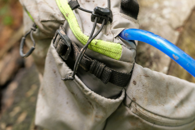 2023 camelbak mule 5 bottle pouch.jpg