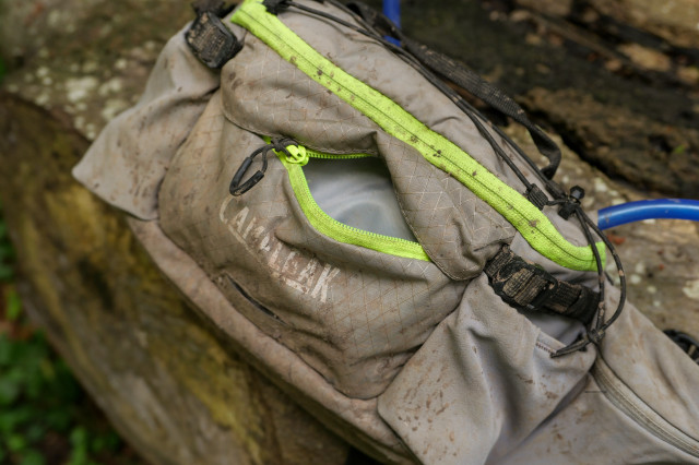 2023 camelbak mule 5 outer zip pocket.jpg